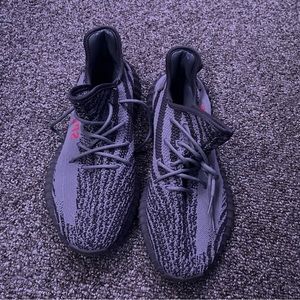 Yeezy V2 Beluga 2.0 used but in great condition